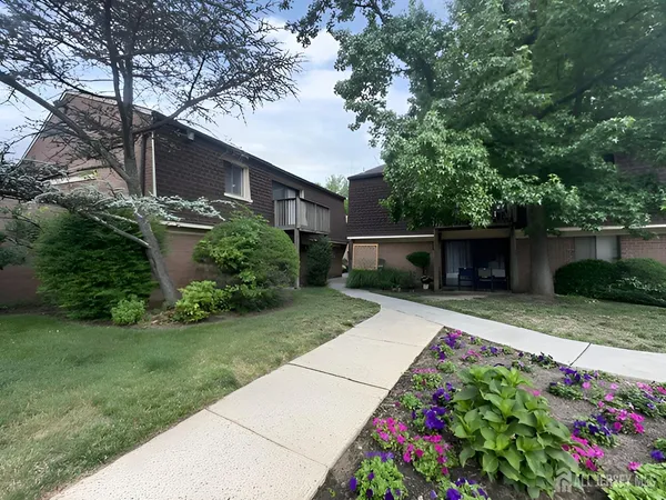 $189,900 | 316 Meadow Woods Lane, Lawrence Township, NJ 08648
