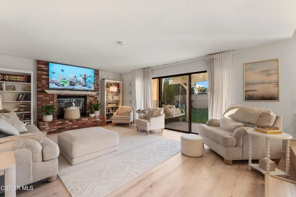 $940,000 | 23503 Vía Decano, Valencia, CA 91355