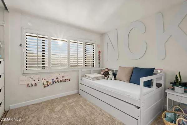 $940,000 | 23503 Vía Decano, Valencia, CA 91355
