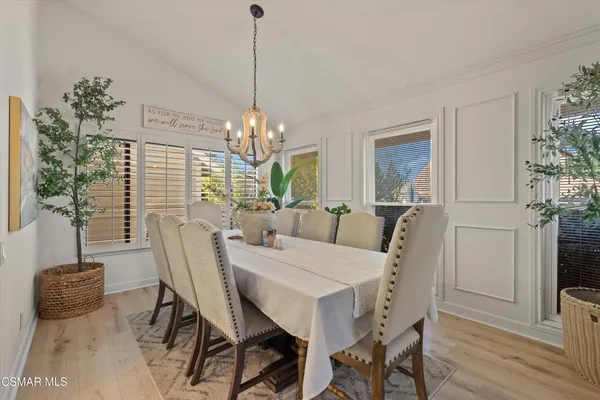 $940,000 | 23503 Vía Decano, Valencia, CA 91355