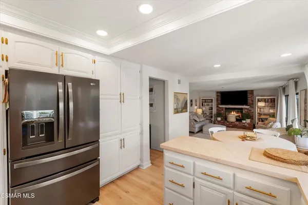 $940,000 | 23503 Vía Decano, Valencia, CA 91355