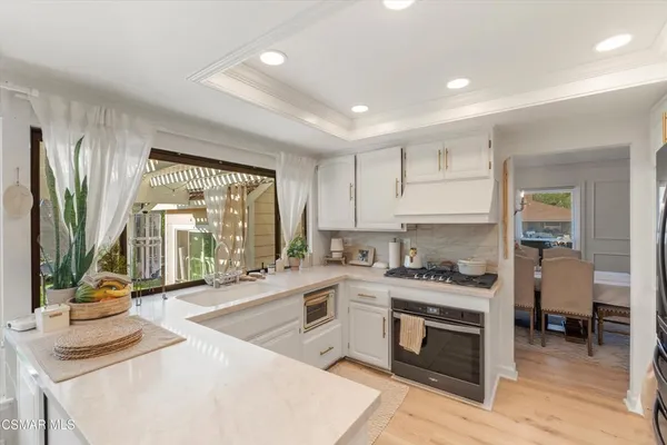 $940,000 | 23503 Vía Decano, Valencia, CA 91355