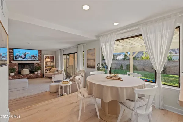 $940,000 | 23503 Vía Decano, Valencia, CA 91355
