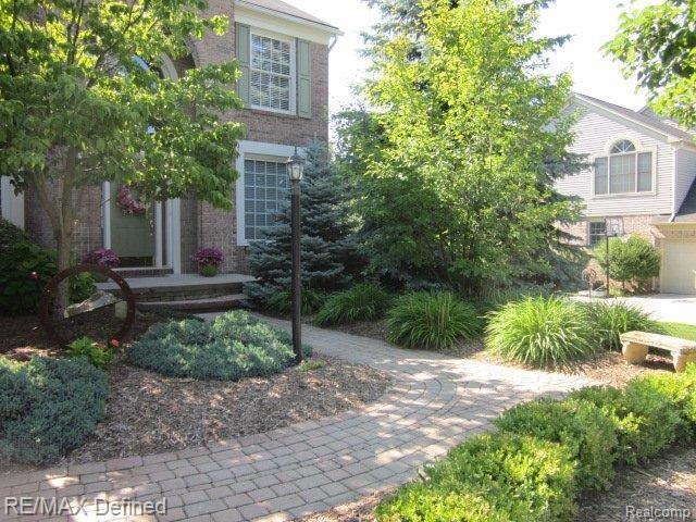 4160 Holly Lane Rochester, MI 48306 - Photo 2 of 25 Brick Paver Walk