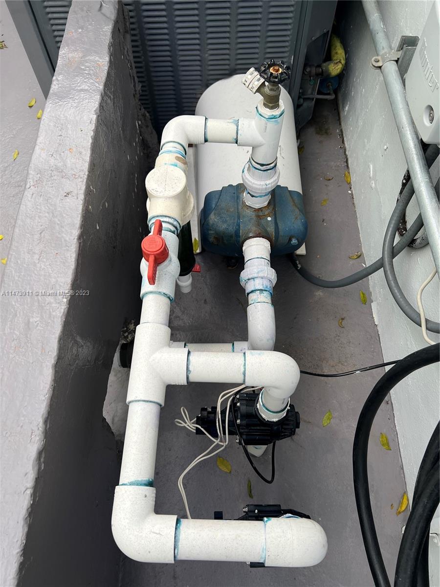 4610 Southwest 89th Place Miami, FL 33165 - Photo 36 of 52