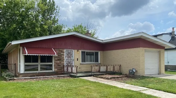 $169,900 | 8741 South Washtenaw Avenue, Evergreen Park, IL 60805
