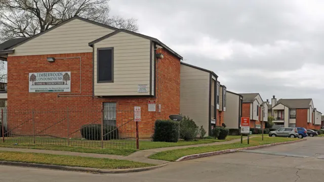 $52,000 | 13480 South Thorntree Drive, Unit 910, Houston, TX 77015