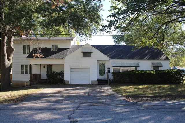 $256,000 | 2011 South English Street, Pittsburg, KS 66762