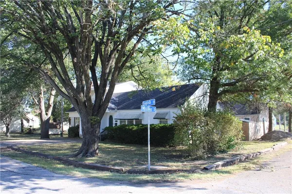 $256,000 | 2011 South English Street, Pittsburg, KS 66762