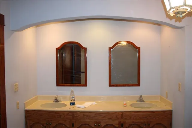 $256,000 | 2011 South English Street, Pittsburg, KS 66762