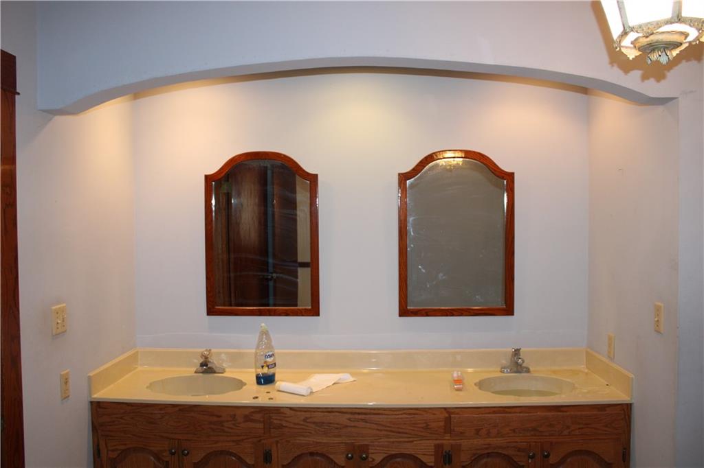 2011 South English Street Pittsburg, KS 66762 - Photo 27 of 30