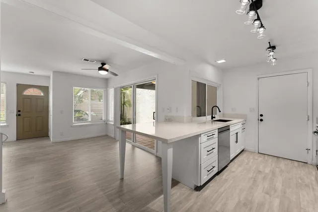 $999,000 | 155 Countrywood Lane, Encinitas, CA 92024