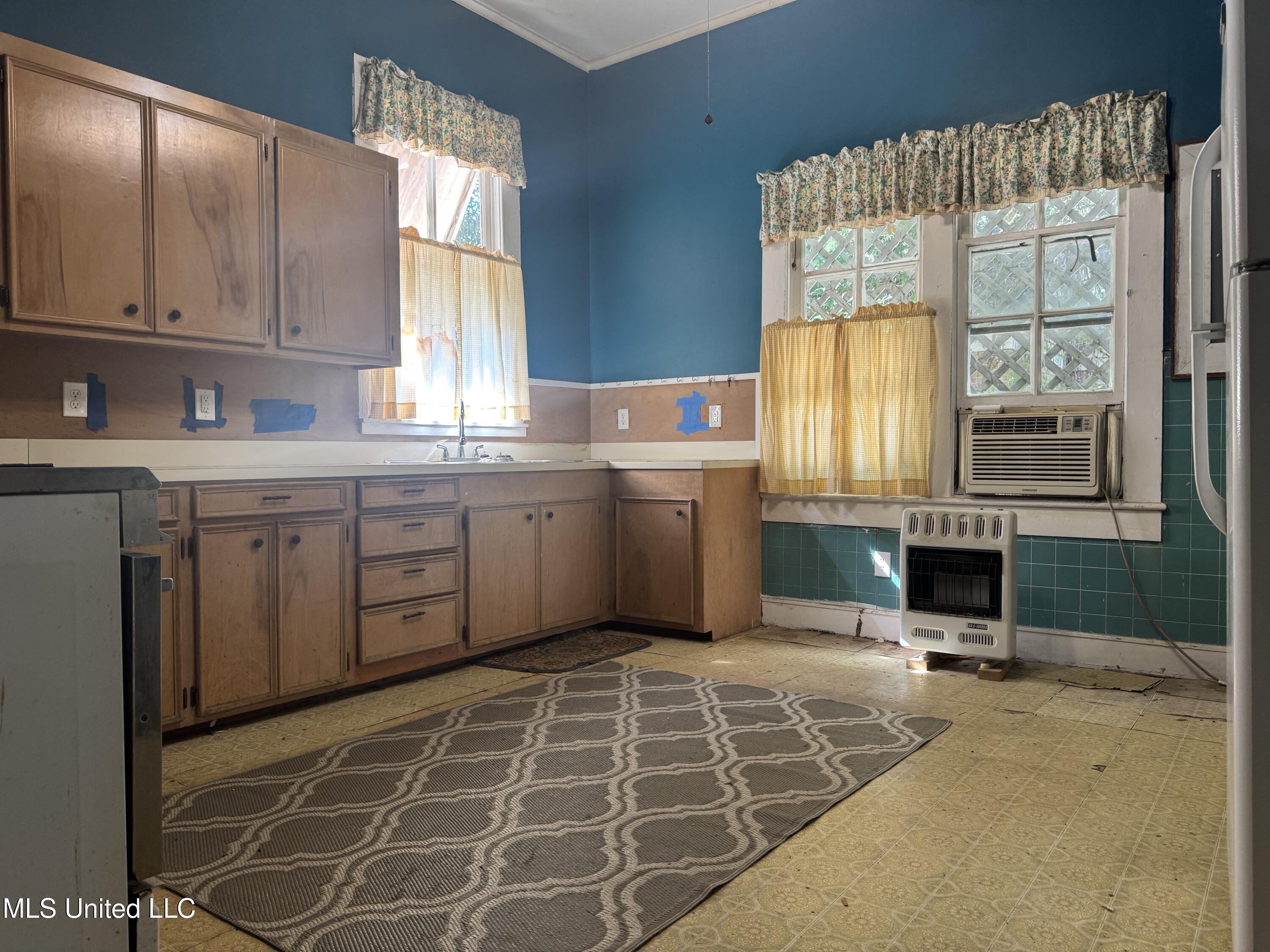 4219 Bellview Avenue Moss Point, MS 39563 - Photo 11 of 26 KITCHEN