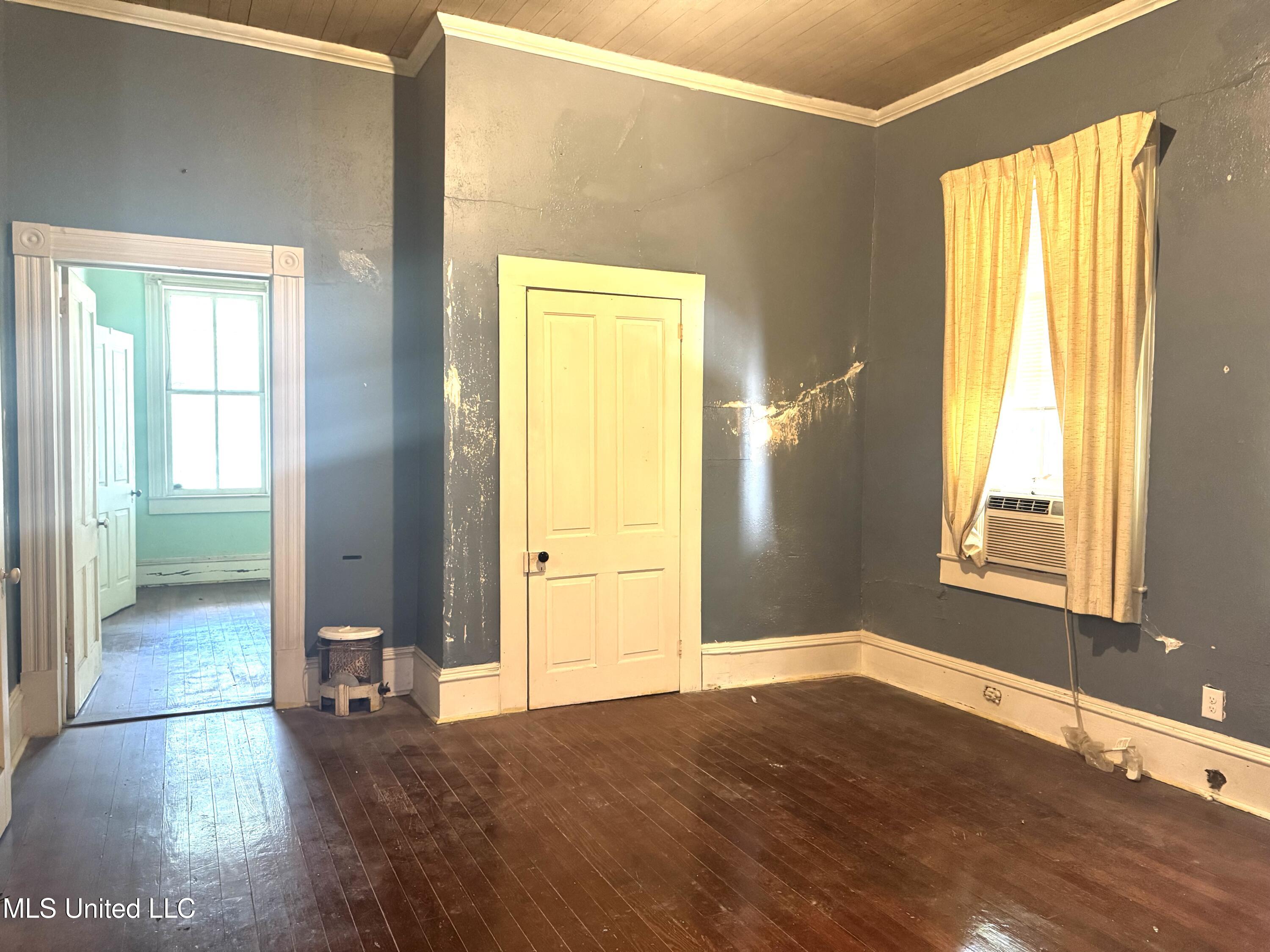 4219 Bellview Avenue Moss Point, MS 39563 - Photo 18 of 26 MIDDLE BEDROOM