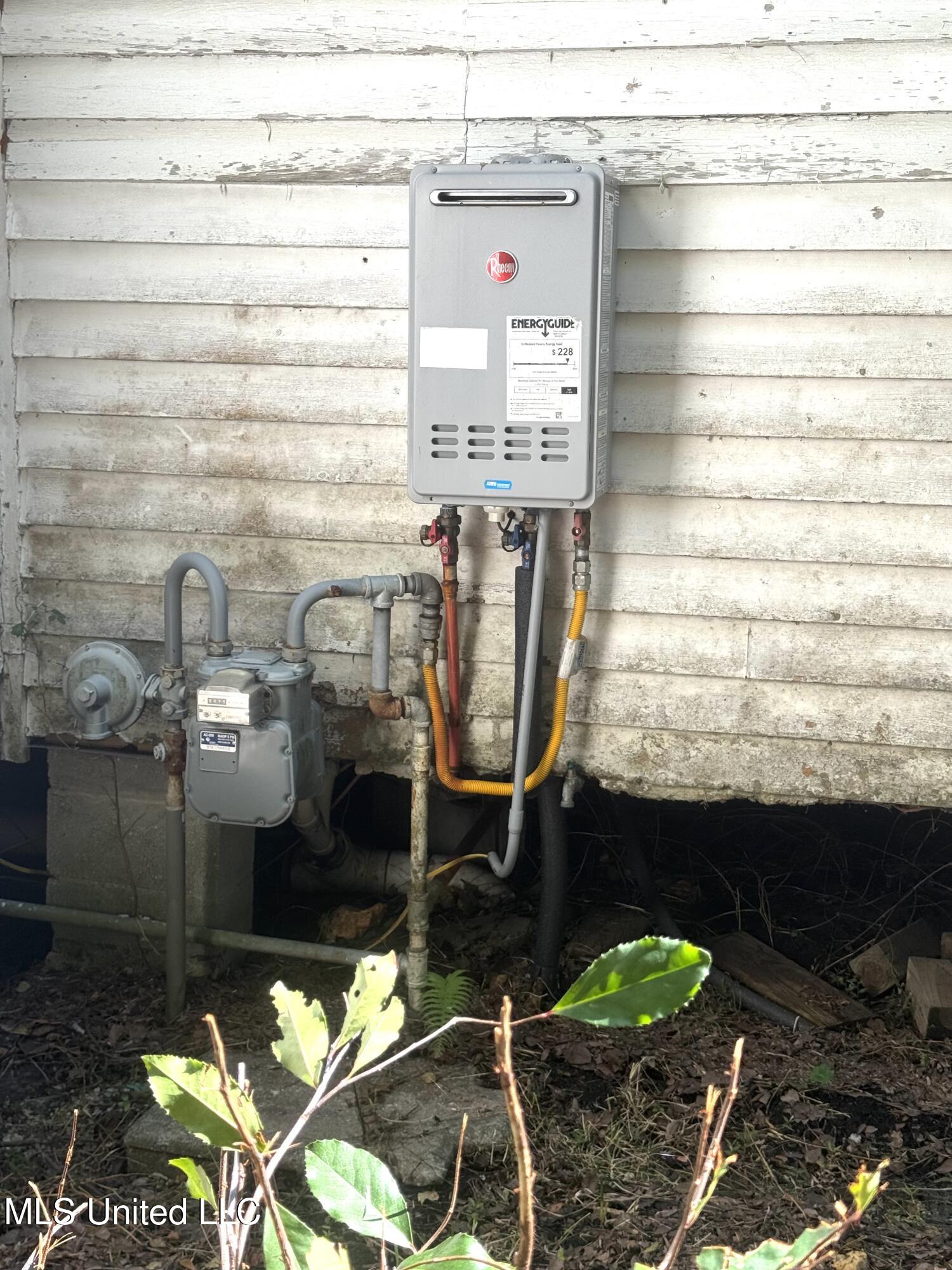 4219 Bellview Avenue Moss Point, MS 39563 - Photo 23 of 26 ON DEMAND HOT WATER