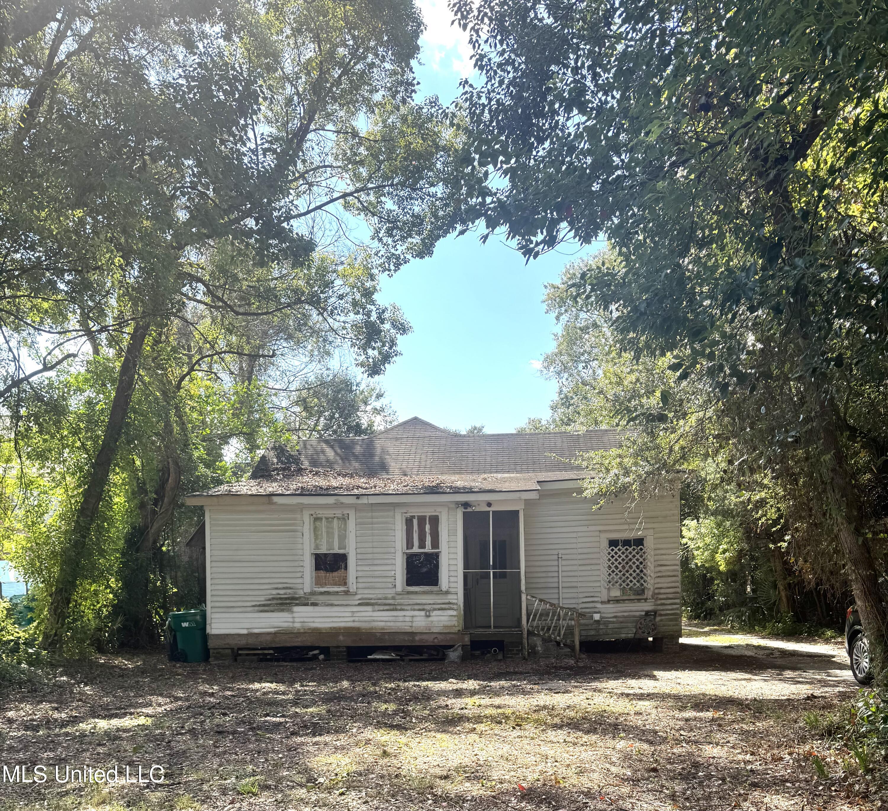 4219 Bellview Avenue Moss Point, MS 39563 - Photo 26 of 26 BACKVIEW