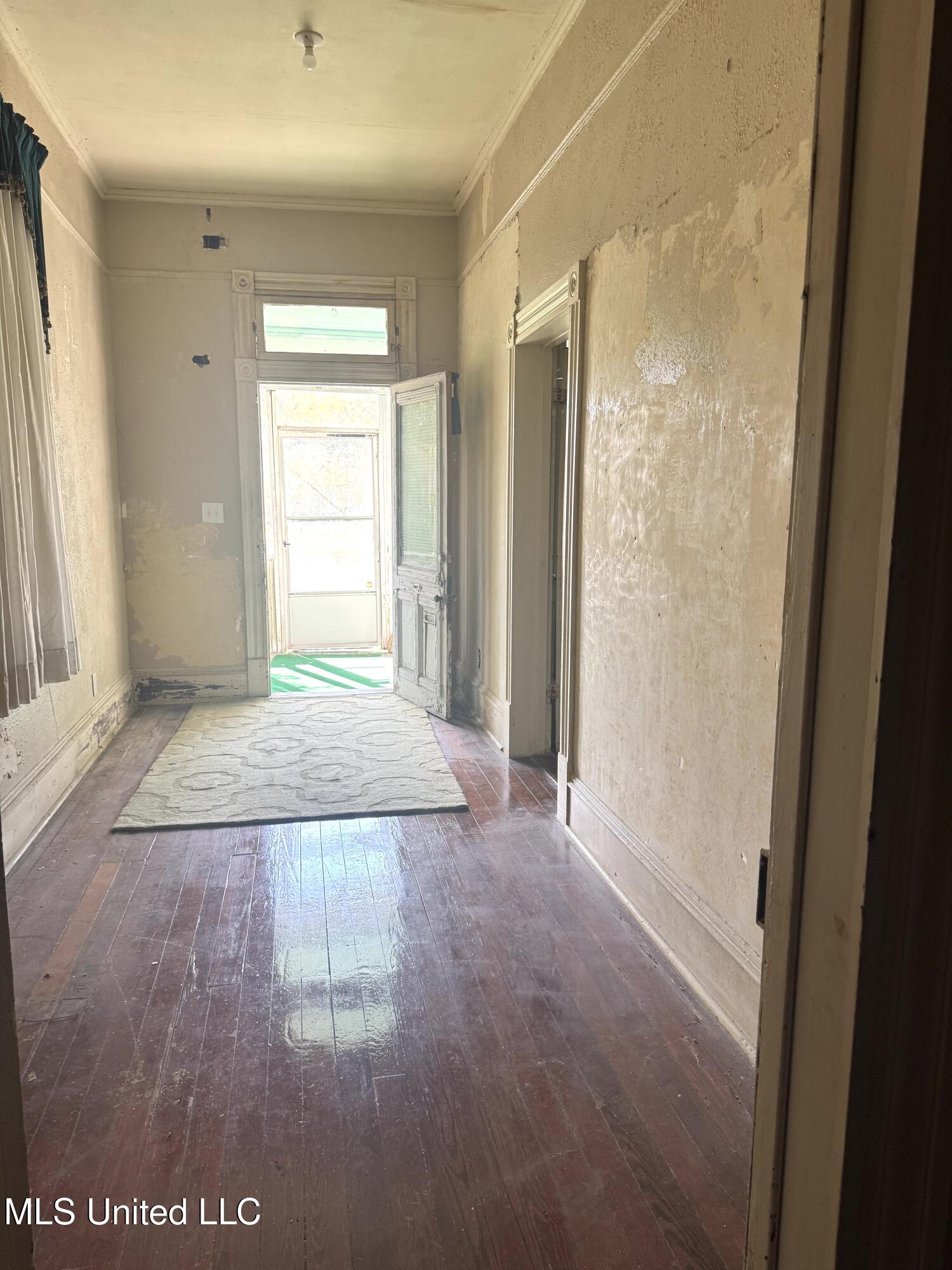 4219 Bellview Avenue Moss Point, MS 39563 - Photo 4 of 26 ENTRANCE FOYER