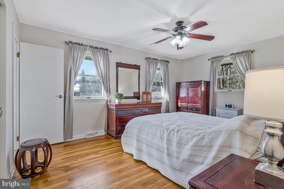 1921 Haven Lane Dunkirk, MD 20754 - Photo 22 of 64 a living room with a bed furniture and a window