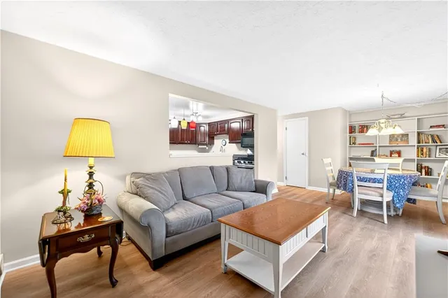 $299,000 | 44 Oxford Court, Pittsburgh, PA 15237