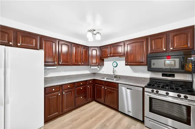 $299,000 | 44 Oxford Court, Pittsburgh, PA 15237