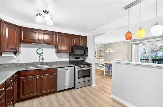 $299,000 | 44 Oxford Court, Pittsburgh, PA 15237