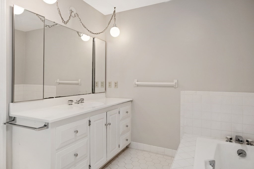 20 Girard Road Winchester, MA 01890 - Photo 17 of 35 Gallery Image 17