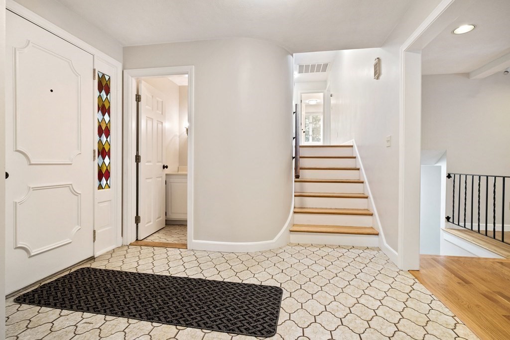 20 Girard Road Winchester, MA 01890 - Photo 5 of 35 Gallery Image 5