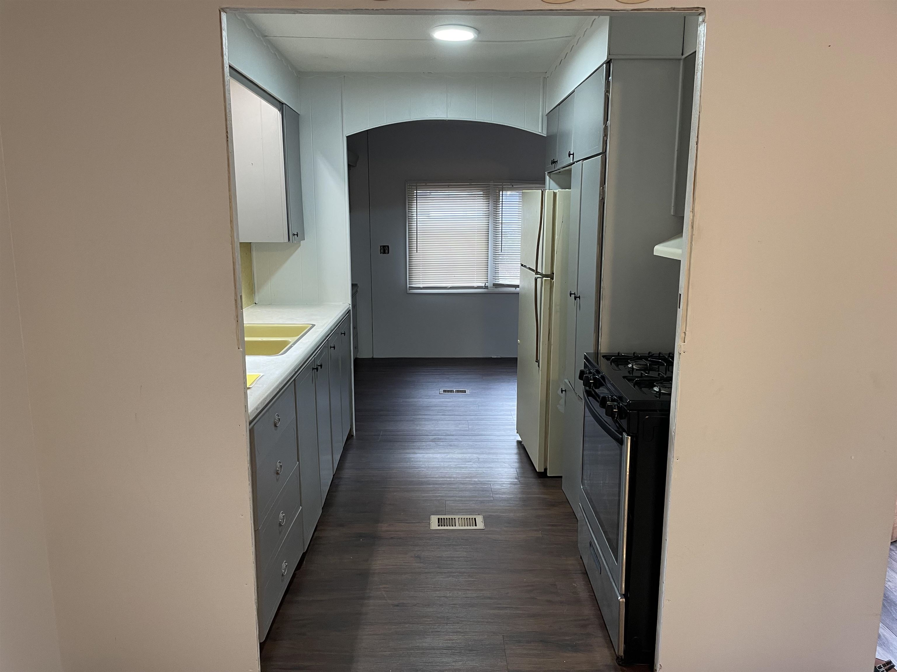 78-12 Sheep Davis Road Pembroke, NH 03275 - Photo 11 of 13