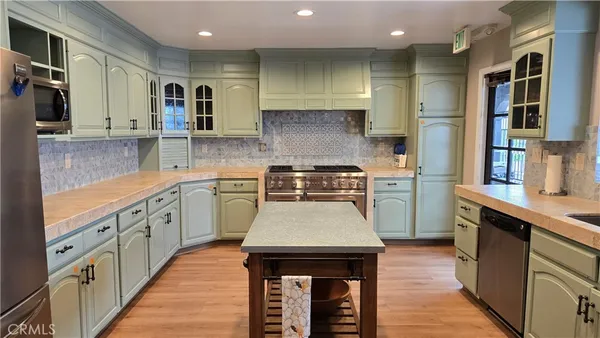 $3,200 | 16462 Poipu Lane, Huntington Beach, CA 92649