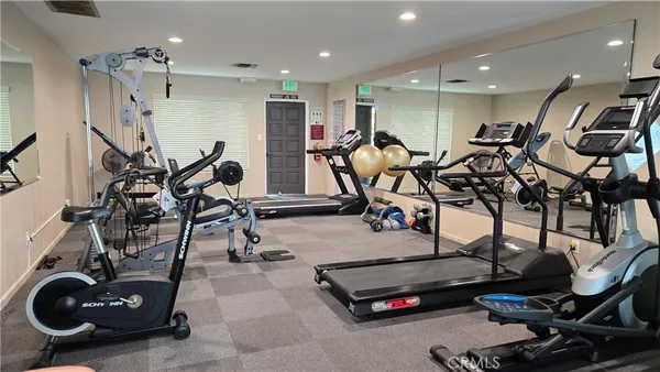 $3,200 | 16462 Poipu Lane, Huntington Beach, CA 92649