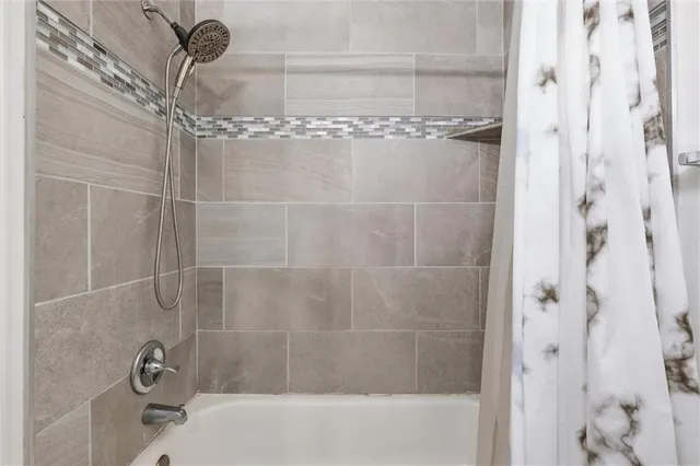 $180,000 | 6614 East 128th Street, Grandview, MO 64030