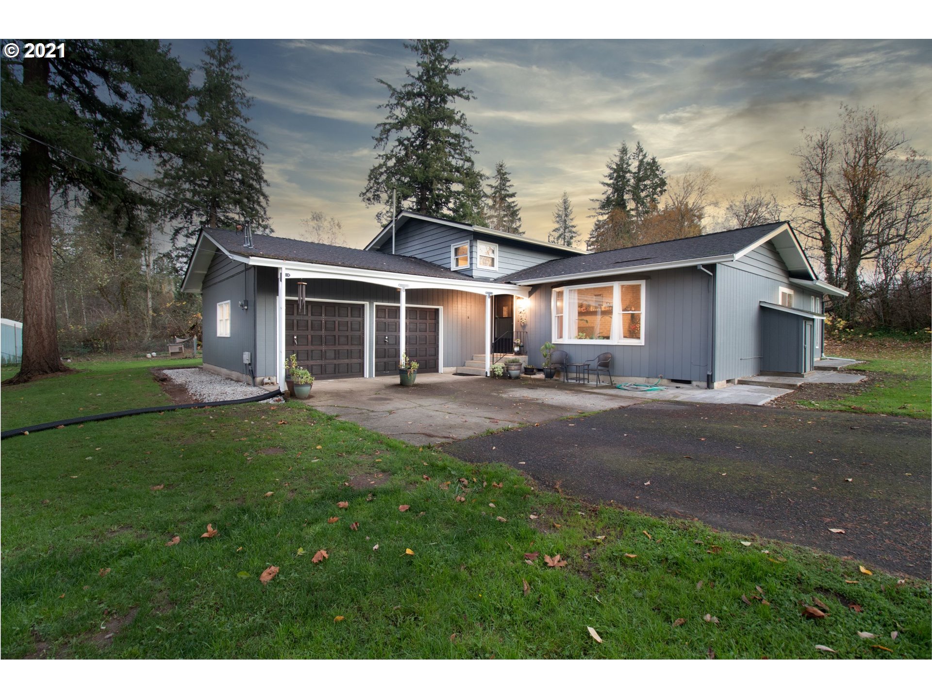 1913 Northeast 199th Street Ridgefield, WA 98642 - Photo 1 of 30 a front view of house with yard and green space