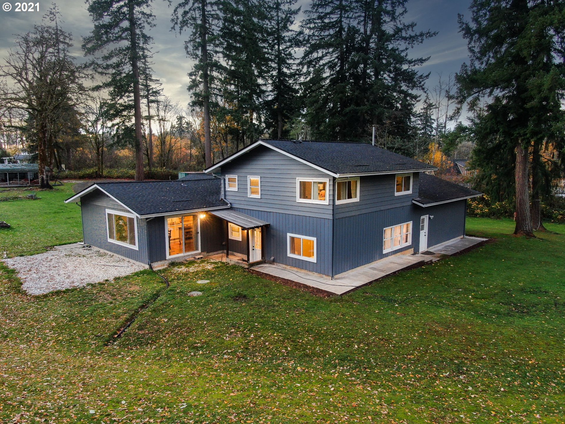 1913 Northeast 199th Street Ridgefield, WA 98642 - Photo 3 of 30 front view of house with a yard