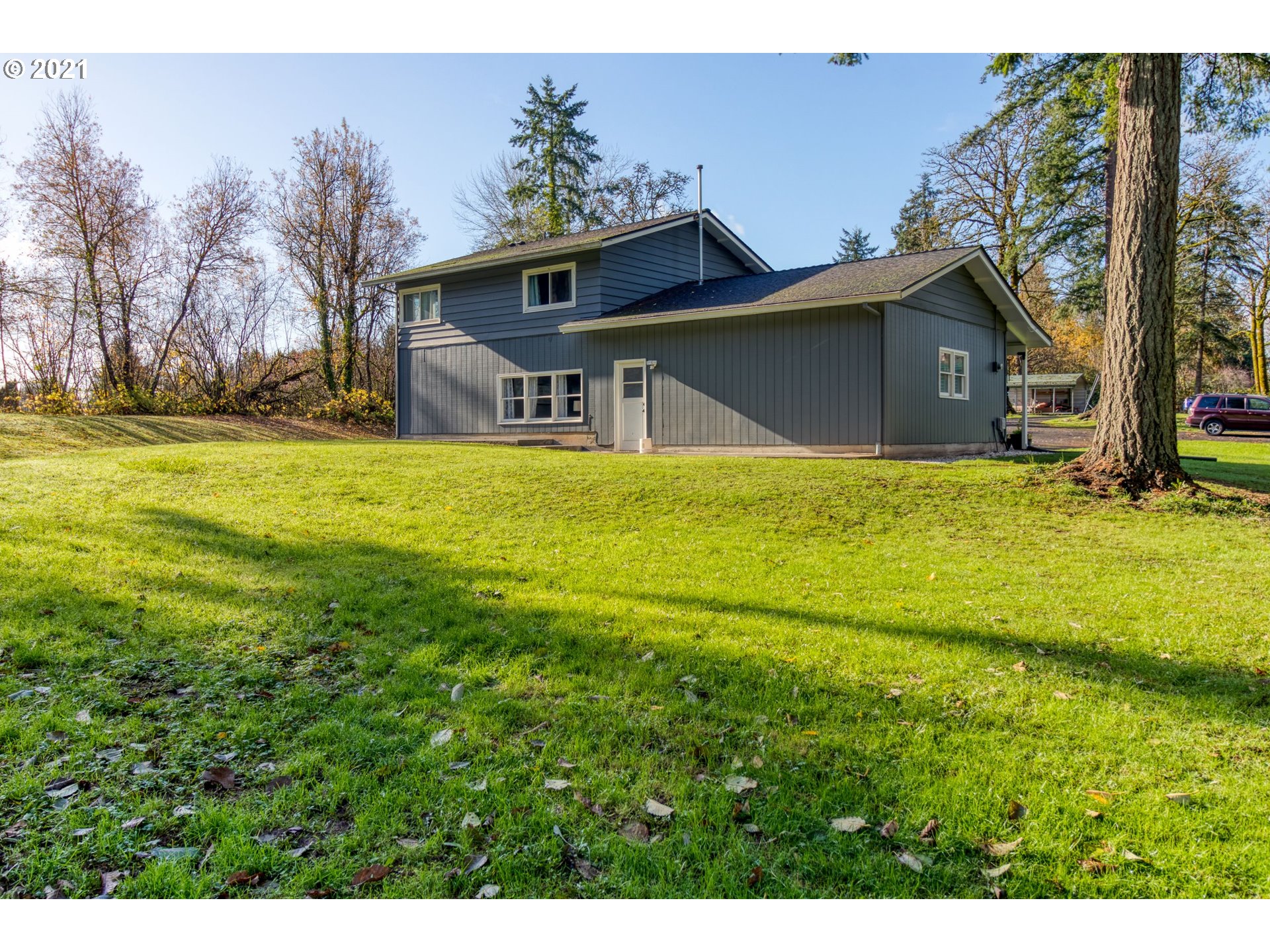 1913 Northeast 199th Street Ridgefield, WA 98642 - Photo 25 of 30 a house view with a garden space