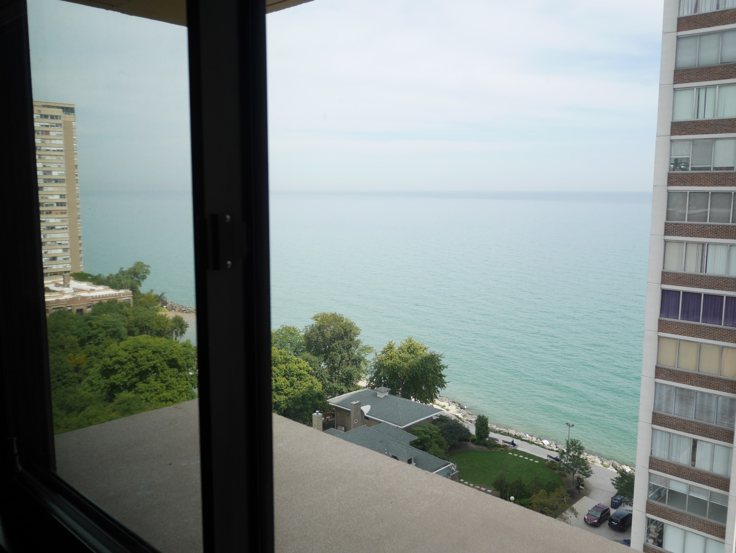 6166 North Sheridan Road, Unit 14F Chicago, IL 60660 - Photo 16 of 27
