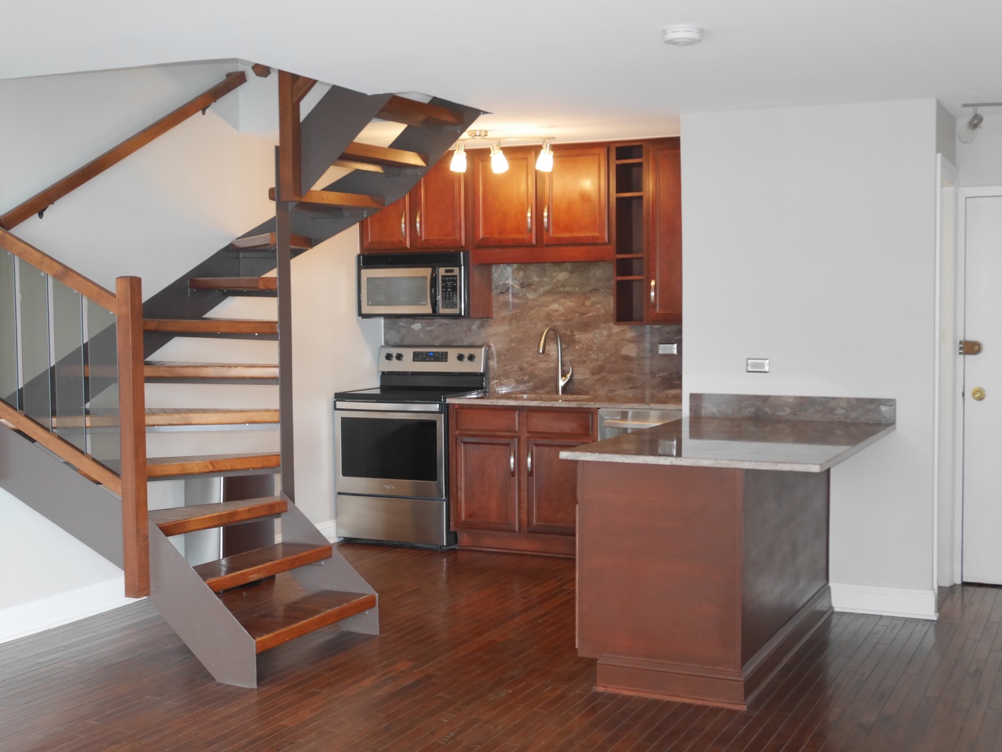 6166 North Sheridan Road, Unit 14F Chicago, IL 60660 - Photo 3 of 27
