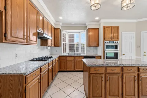 $388,000 | 14415 Autumn Cyn Trace, Houston, TX 77062