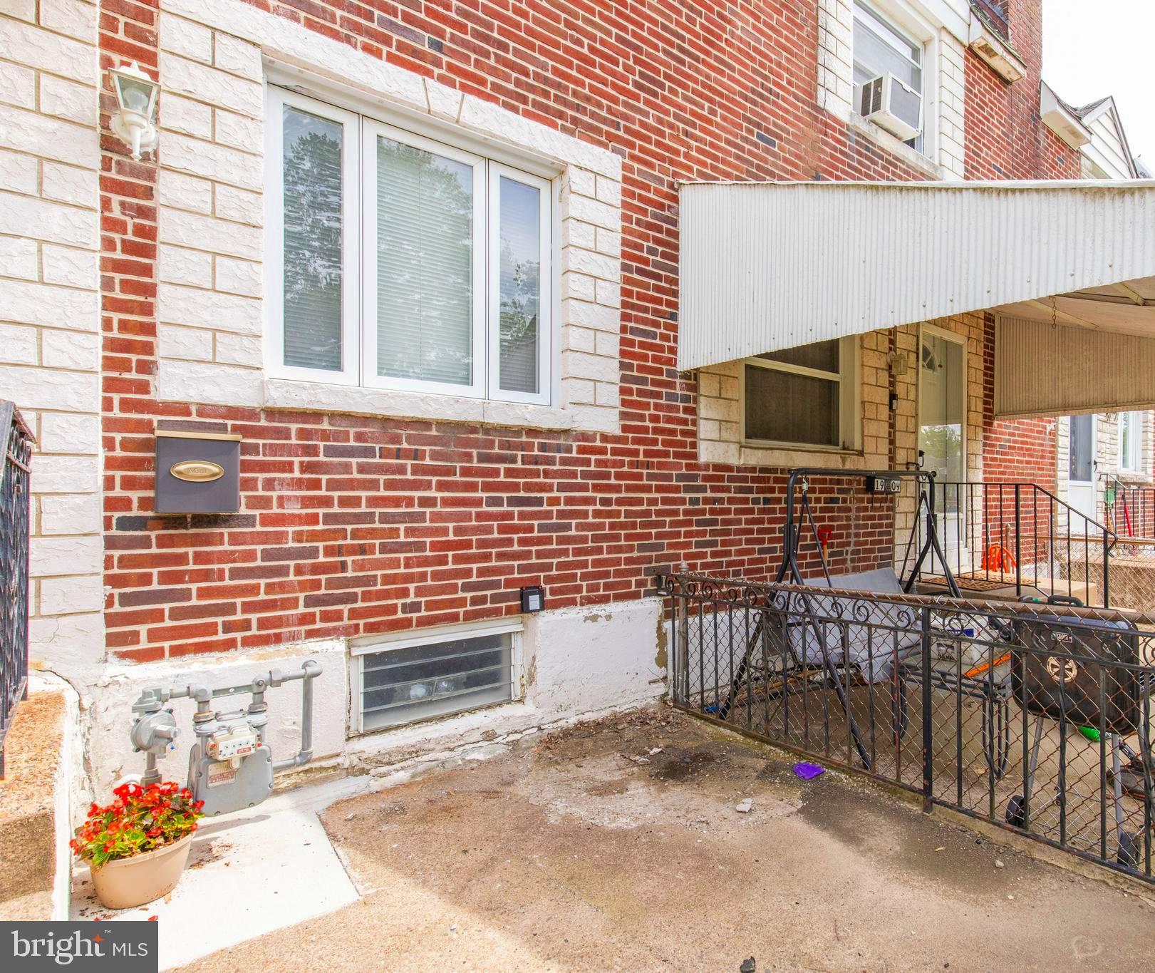 1907 Fowler Road Folcroft, PA 19032 - Photo 4 of 36