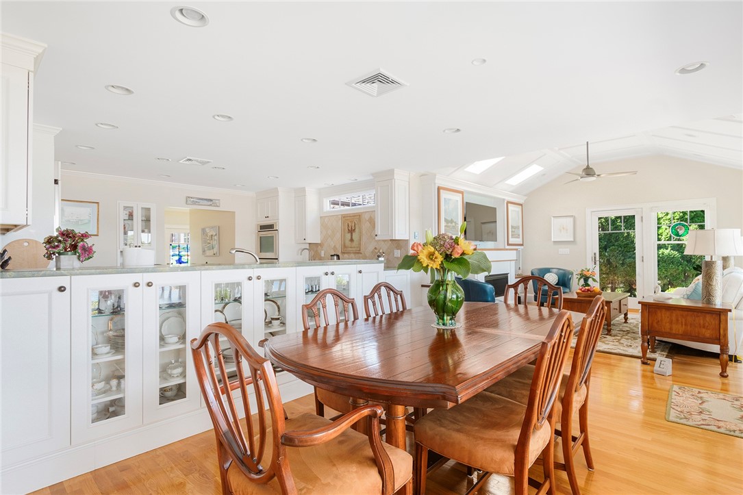 29 Riverside Drive Barrington, RI 02806 - Photo 11 of 43