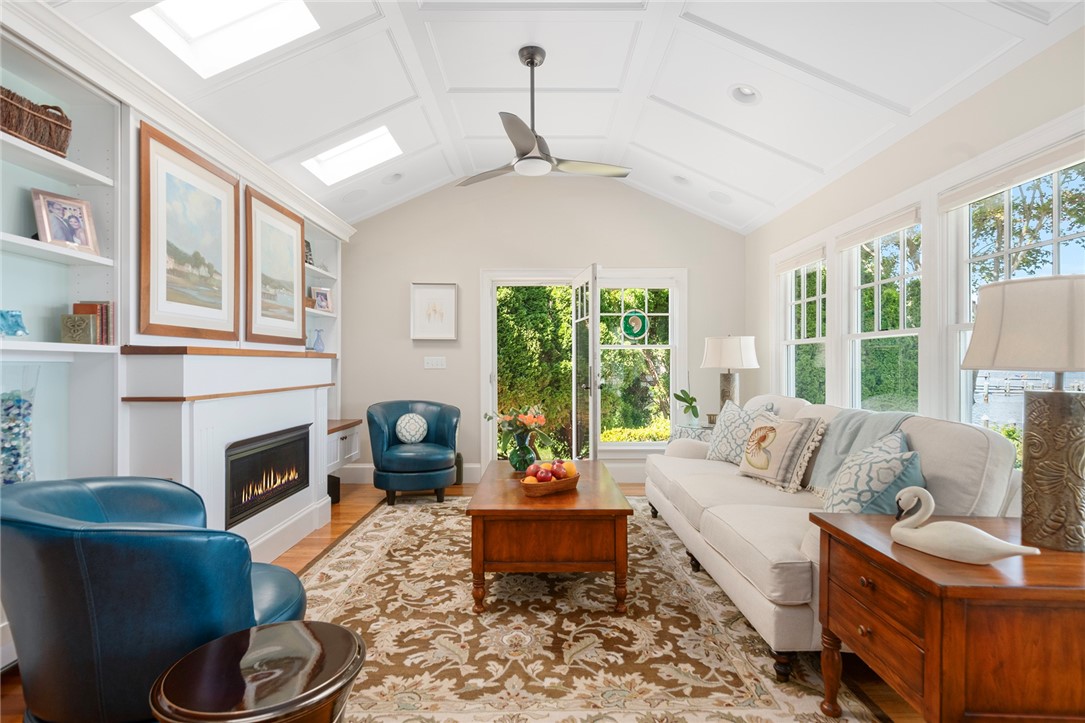 29 Riverside Drive Barrington, RI 02806 - Photo 13 of 43