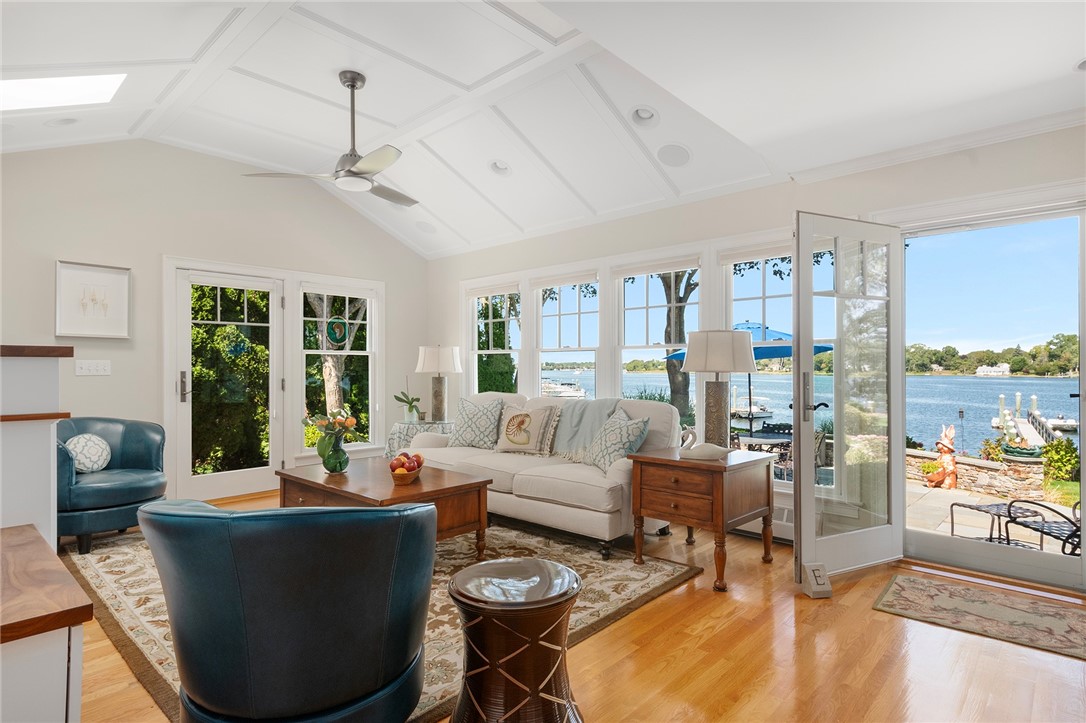 29 Riverside Drive Barrington, RI 02806 - Photo 15 of 43