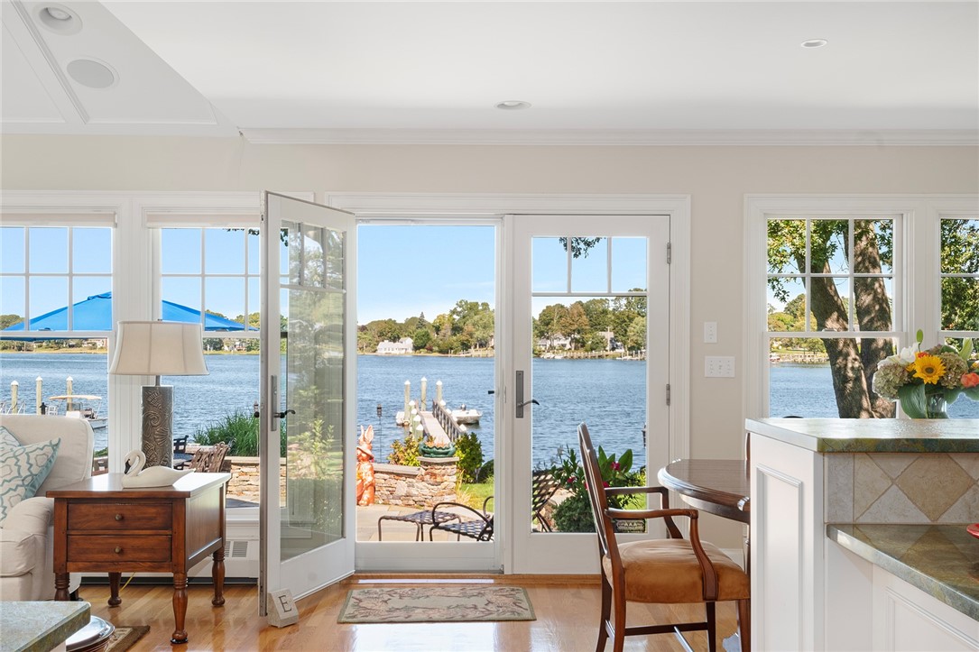 29 Riverside Drive Barrington, RI 02806 - Photo 7 of 43