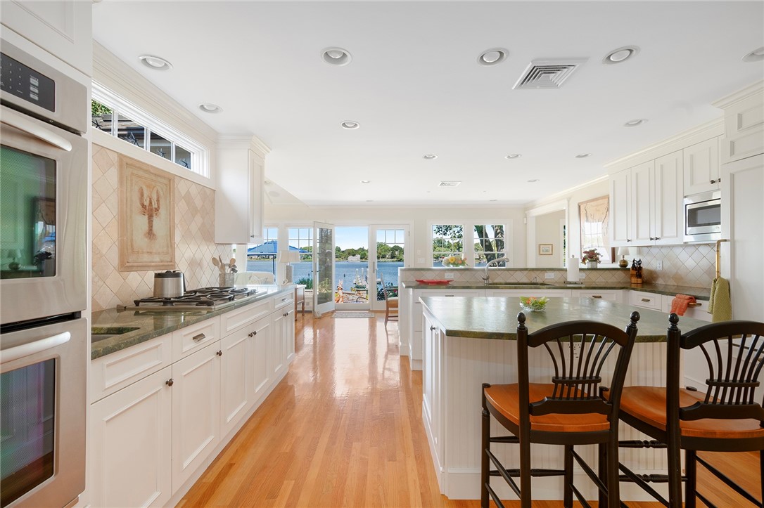 29 Riverside Drive Barrington, RI 02806 - Photo 8 of 43