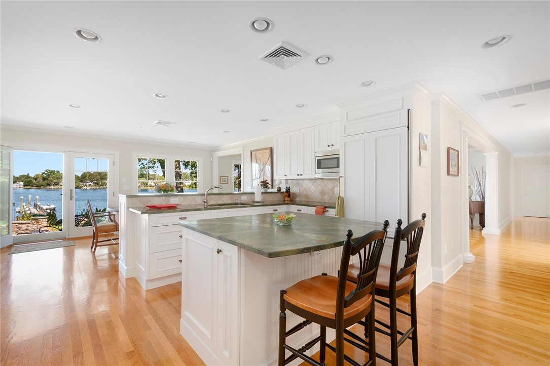 29 Riverside Drive Barrington, RI 02806 - Photo 9 of 43