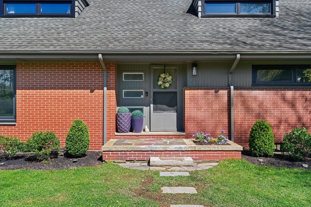 219 High Road Newbury, MA 01951 - Photo 4 of 42 Gallery Image 4