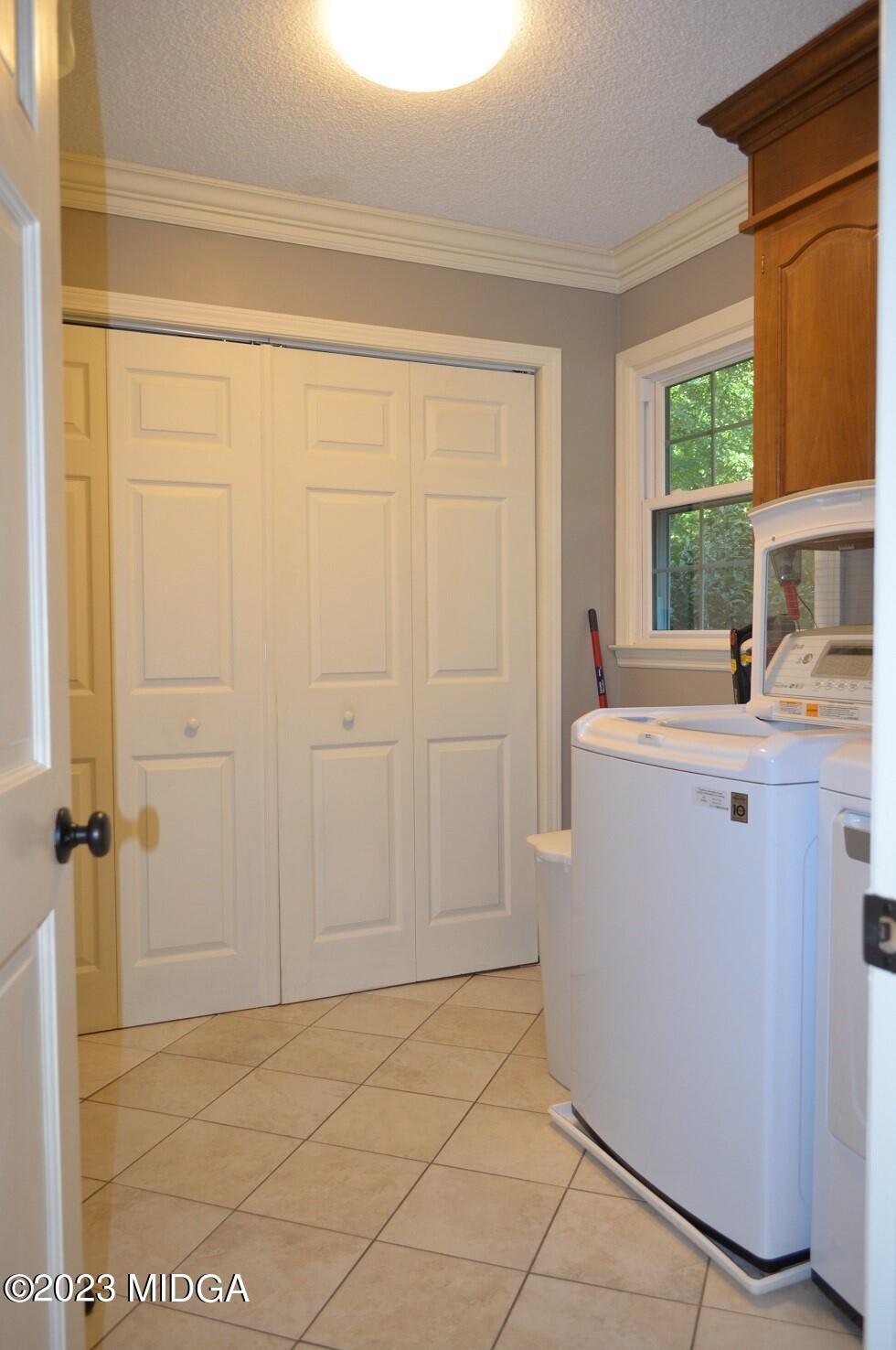 76 Riverside Landing Macon, GA 31210 - Photo 18 of 44 a room with a sink and cabinets