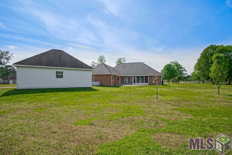 30025 Frank Murphy Road Albany, LA 70711 - Photo 6 of 31 Gallery Image 6