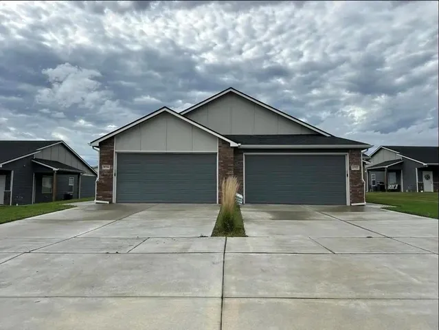 $325,000 | 5770 Circle Wichita Ks 67220, Wichita, KS 67218