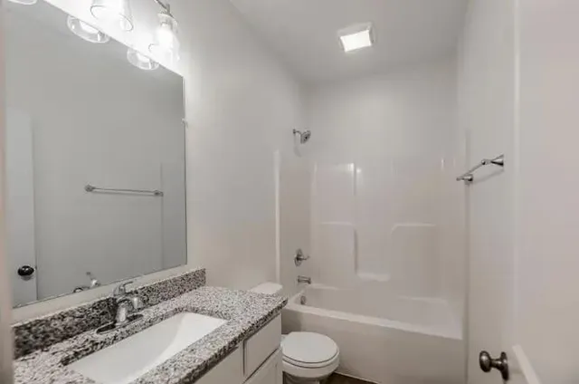 $325,000 | 5770 Circle Wichita Ks 67220, Wichita, KS 67218