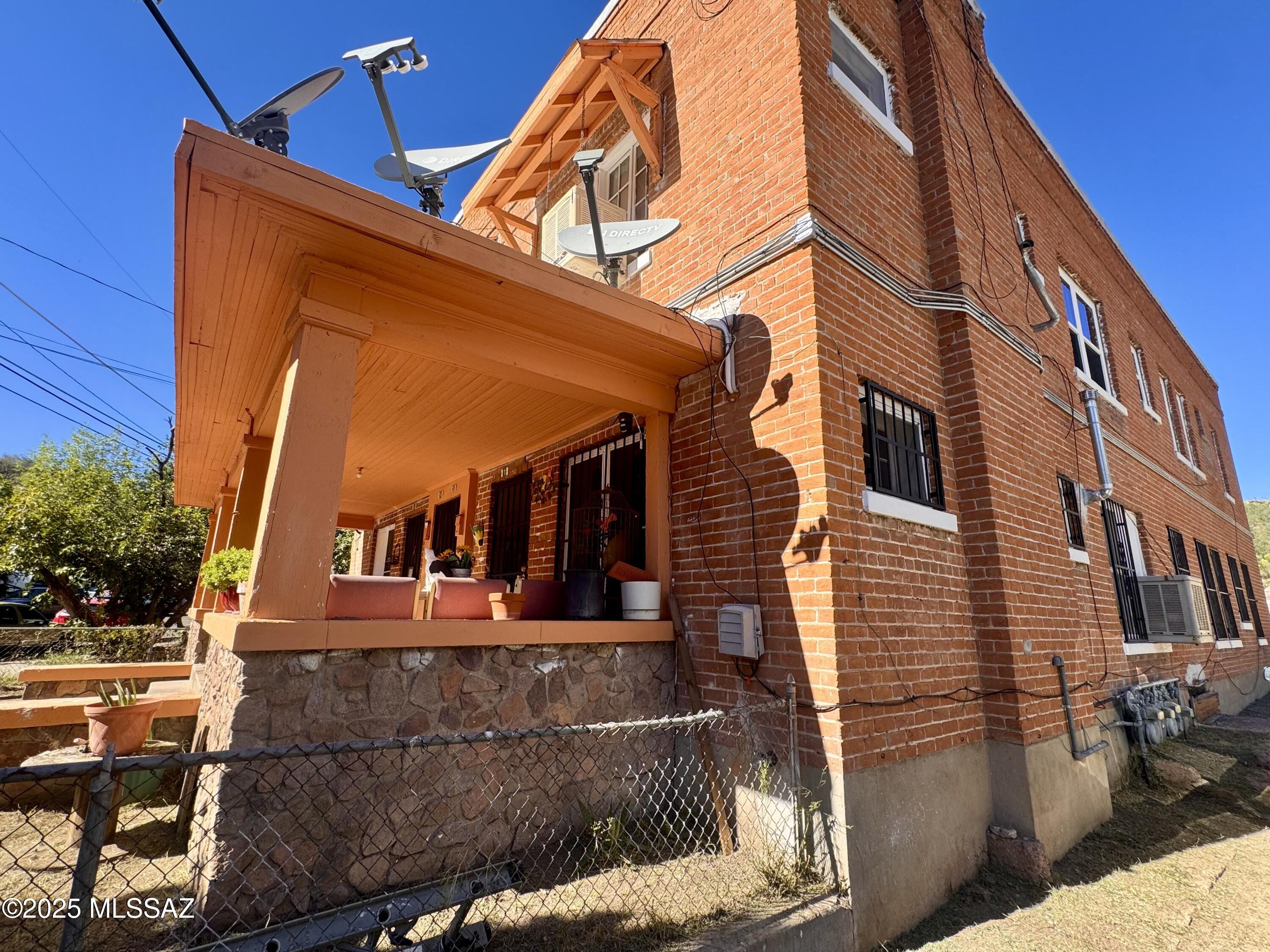 472 West Walnut Street Nogales, AZ 85621 - Photo 3 of 47